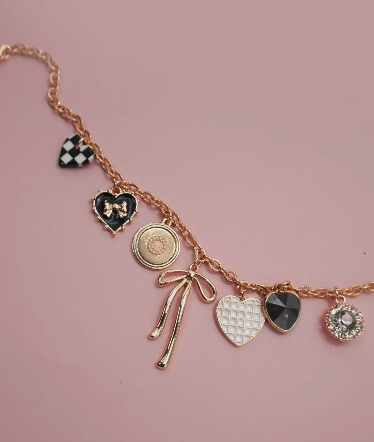 𝙲𝚑𝚊𝚛𝚖 𝙽𝚎𝚌𝚔𝚕𝚊𝚌𝚎