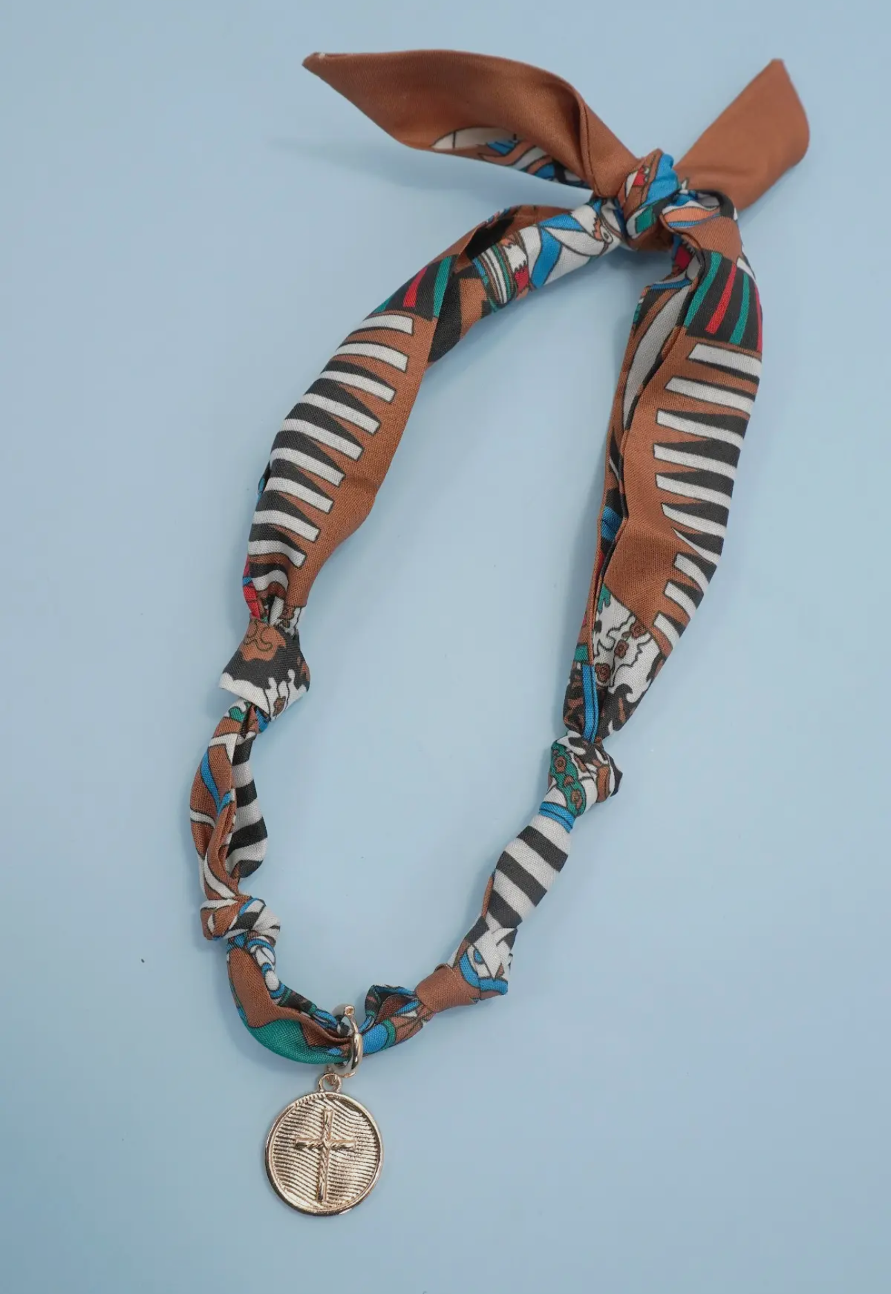 𝚂𝚌𝚊𝚛𝚏 𝙲𝚑𝚊𝚛𝚖 𝙽𝚎𝚌𝚔𝚕𝚊𝚌𝚎